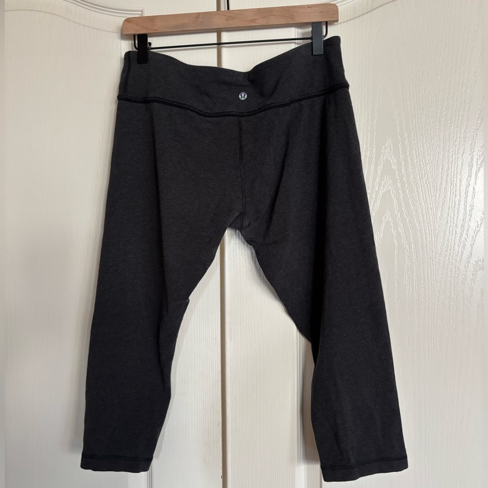 Lululemon heathered gray cropped leggings size 12